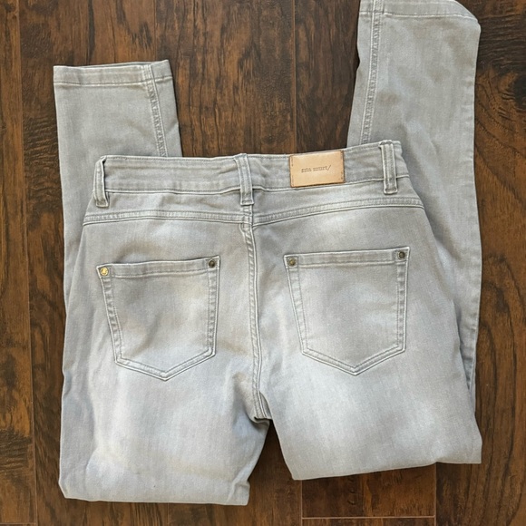 Sita Murt/ 28” Gray Skinny Jeans - Picture 2 of 7